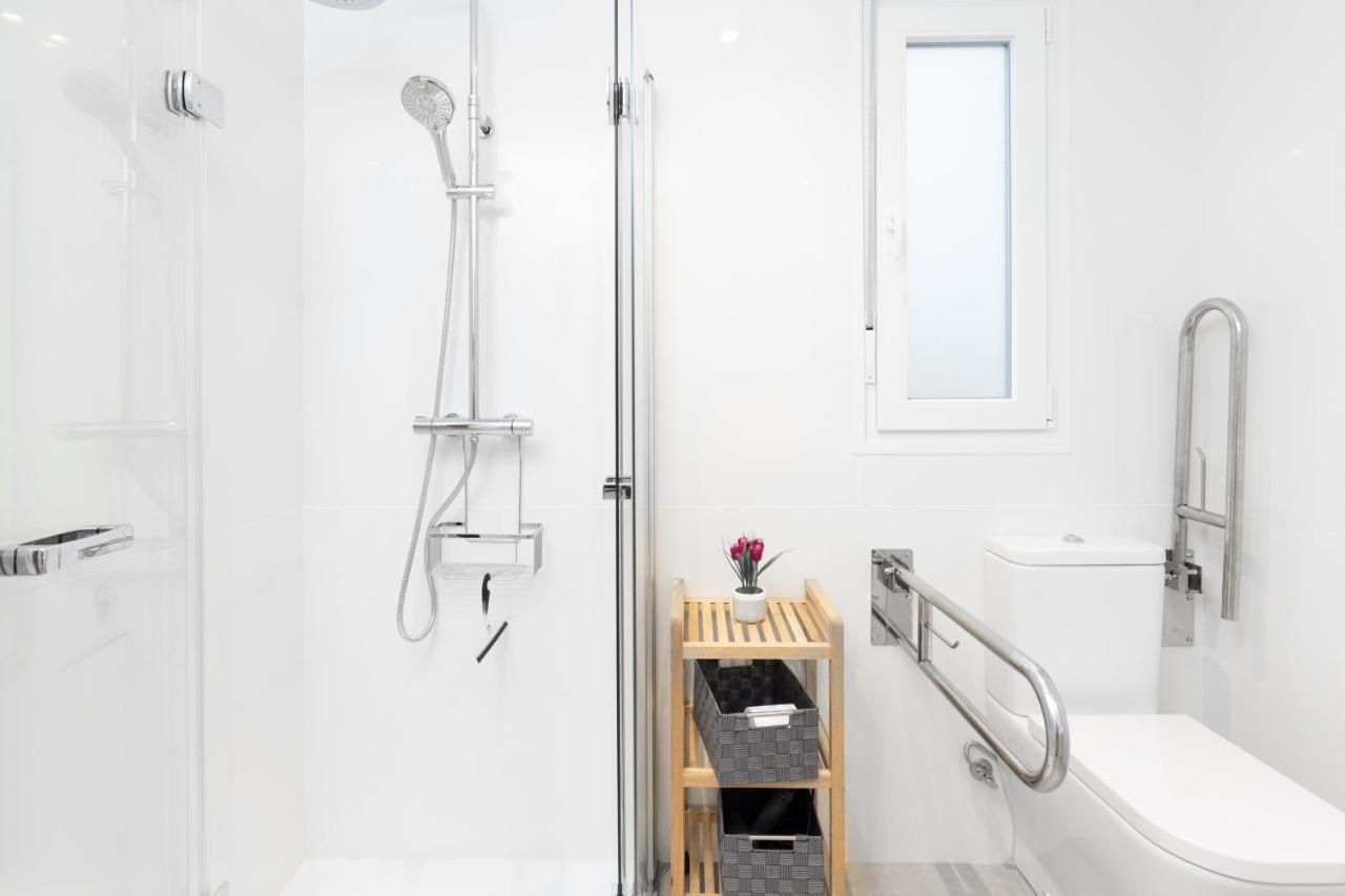 Santa Marina Apartamentuak Zarautz Luaran gambar